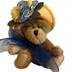 Vintage Boyd’s Bears Nanette Dubeary Bear Plush Jointed Floral 7”